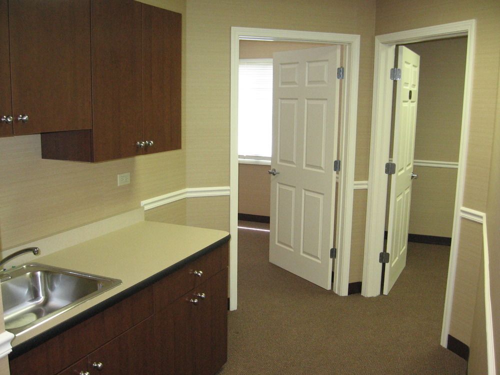Charleston Center : 311 N 2nd St, St Charles, IL 60174